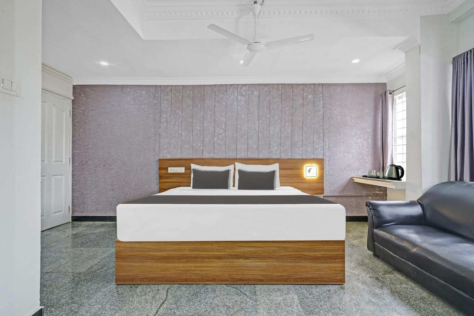 Capital O Rayan Plaza Hotel Kochi Exterior photo