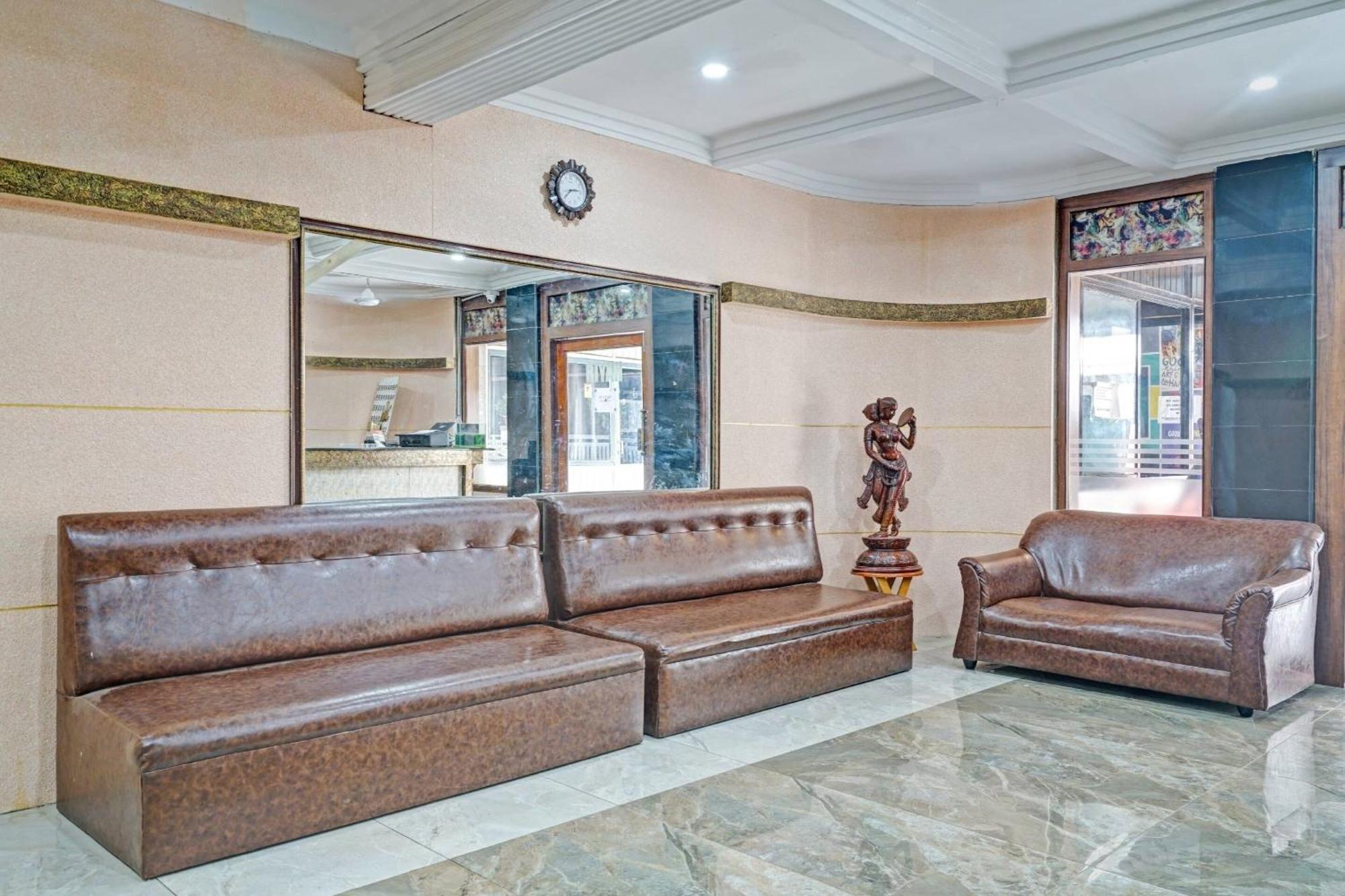 Capital O Rayan Plaza Hotel Kochi Exterior photo