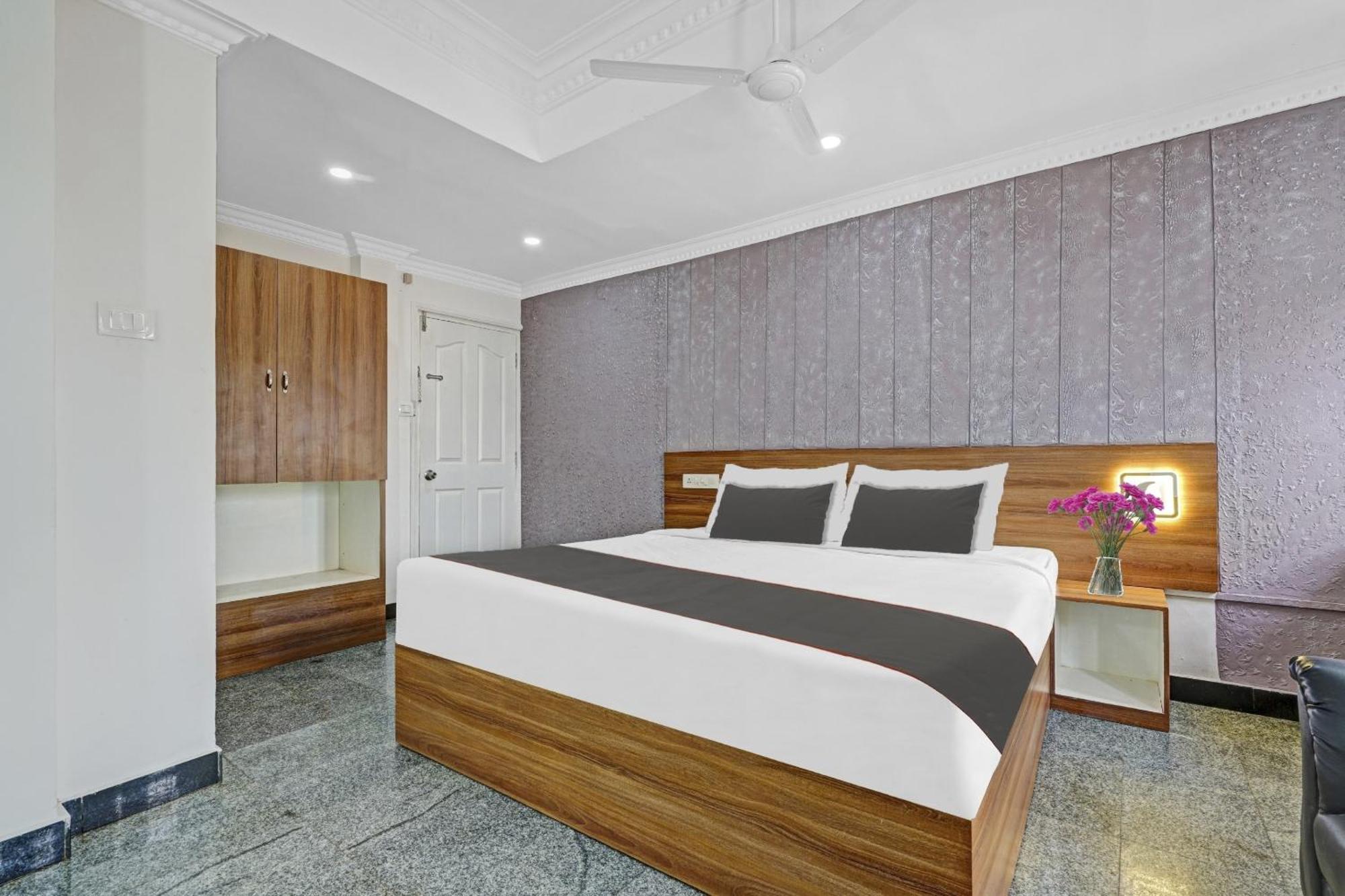 Capital O Rayan Plaza Hotel Kochi Exterior photo